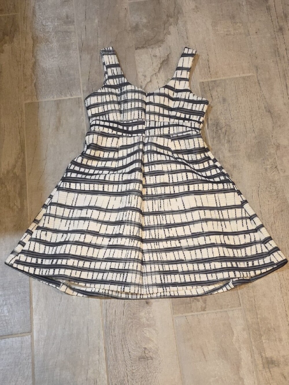 Tracy Reese White, Black & Gray/Green Fit & Flare Dress - Picture 2 of 10
